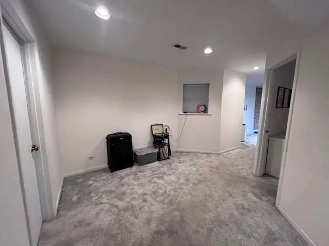 $1,900 | 2229 North Southport Avenue, Unit G, Chicago, IL 60614