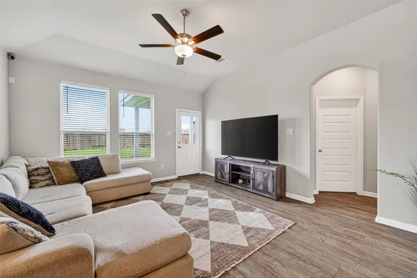 $2,200 | 8006 Barret Travis Court, Beasley, TX 77417