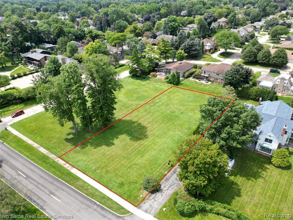 749 Lake Shore Road Grosse Pointe Shores, MI 48236 - Photo 4 of 9