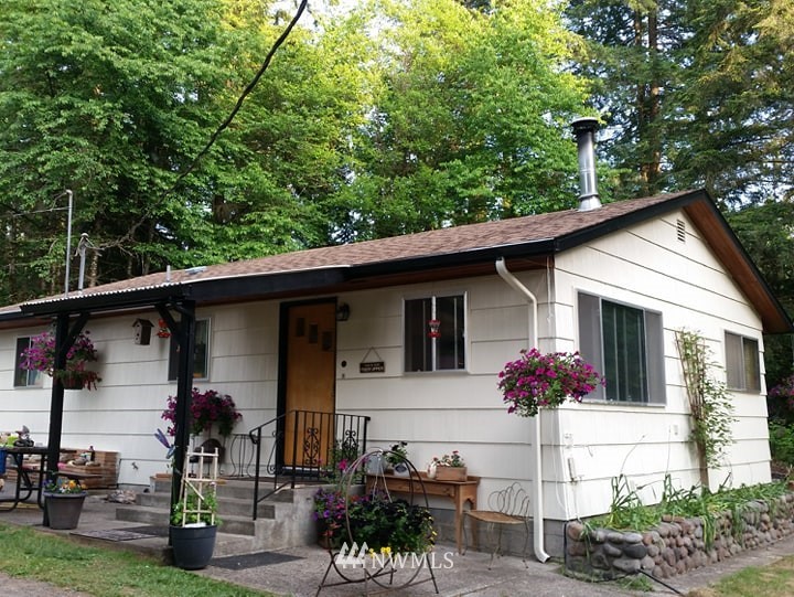 220 Kroll Road Castle Rock, WA 98611 - Photo 1 of 24 Gallery Image 1