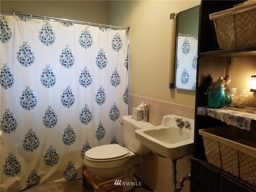 220 Kroll Road Castle Rock, WA 98611 - Photo 6 of 24 Gallery Image 6