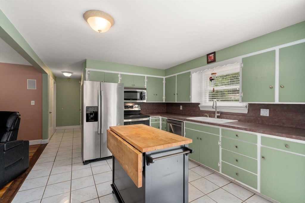 25 Wilson Street Beverly, MA 01915 - Photo 12 of 30
