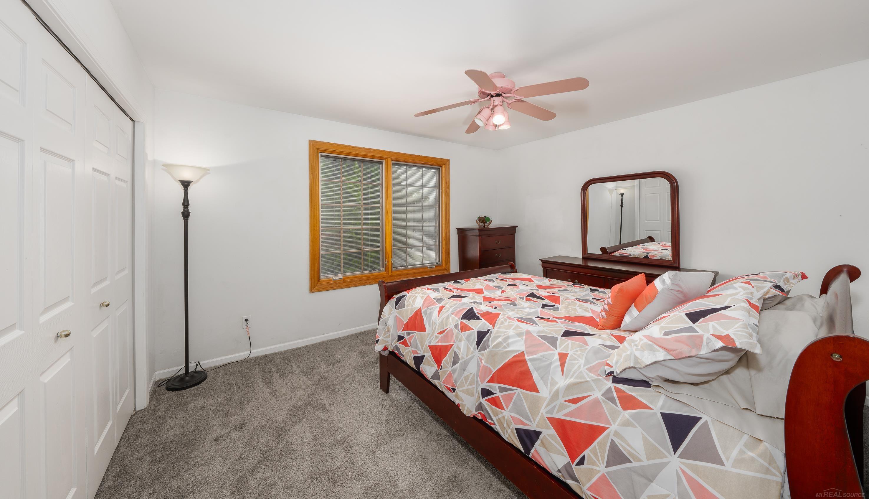 1178 Thames Drive Rochester, MI 48307 - Photo 22 of 39 50147454-5b91adb1-6e34-41c5-b823-1f7ed024dde0.JPG