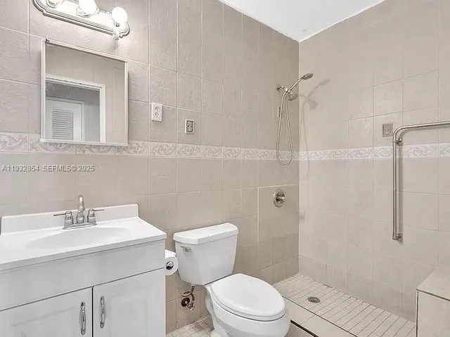 $2,100 | 1451 Northeast 170th Street, Unit 201A, North Miami Beach, FL 33162