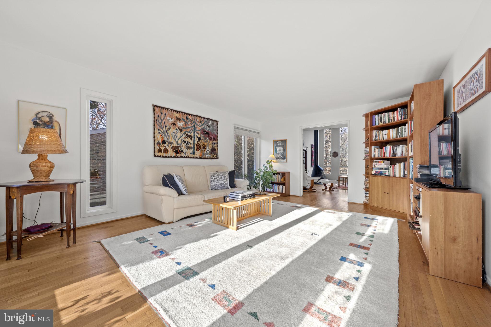 8613 Timber Hill Lane Potomac, MD 20854 - Photo 7 of 27 Sunny and bright living room