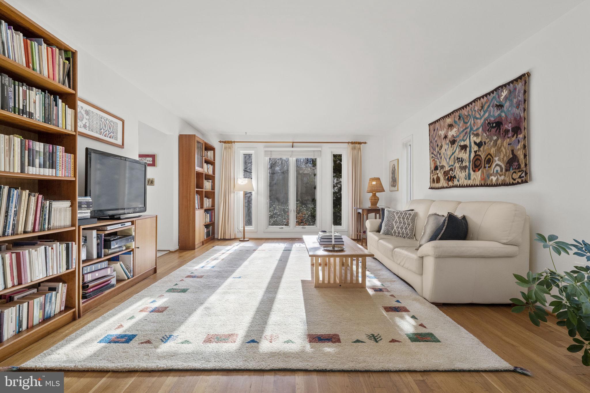 8613 Timber Hill Lane Potomac, MD 20854 - Photo 8 of 27