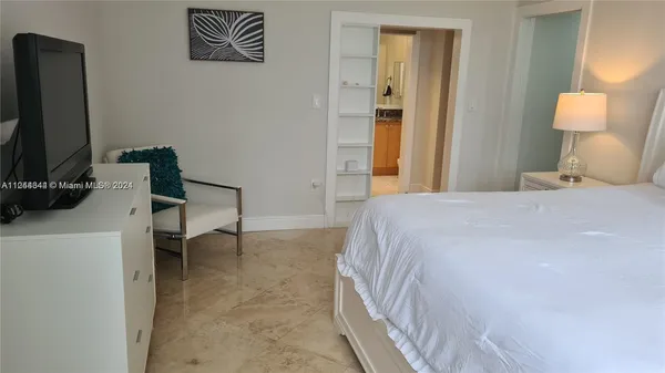 $5,000 | 6917 Collins Avenue, Unit 809, Miami Beach, FL 33141