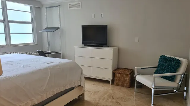 $5,000 | 6917 Collins Avenue, Unit 809, Miami Beach, FL 33141