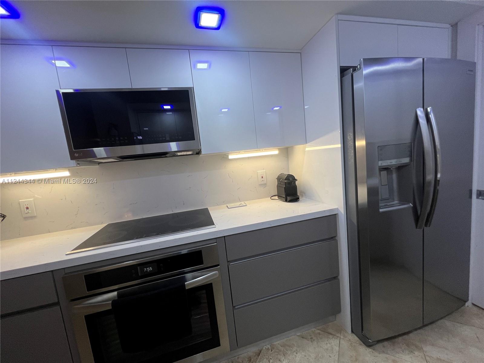 6917 Collins Avenue, Unit 809 Miami Beach, FL 33141 - Photo 19 of 63