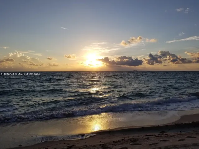 $5,000 | 6917 Collins Avenue, Unit 809, Miami Beach, FL 33141