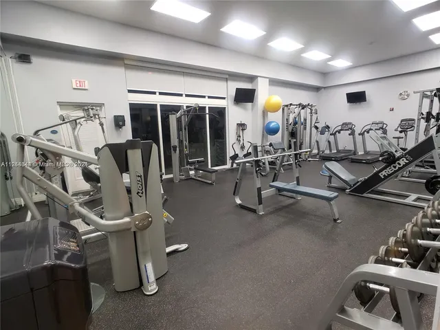 $5,000 | 6917 Collins Avenue, Unit 809, Miami Beach, FL 33141