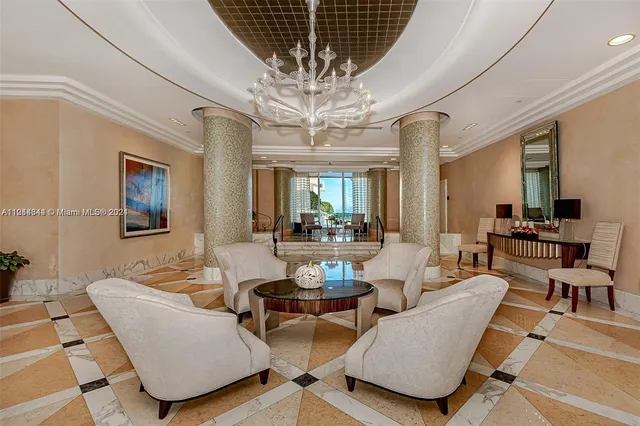 $5,000 | 6917 Collins Avenue, Unit 809, Miami Beach, FL 33141