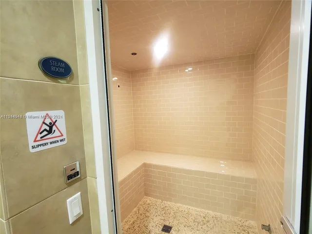 $5,000 | 6917 Collins Avenue, Unit 809, Miami Beach, FL 33141