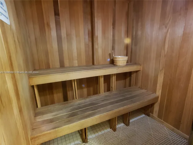 $5,000 | 6917 Collins Avenue, Unit 809, Miami Beach, FL 33141