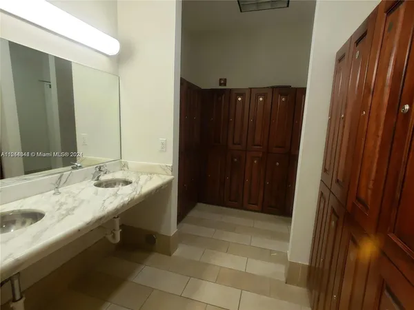 $5,000 | 6917 Collins Avenue, Unit 809, Miami Beach, FL 33141