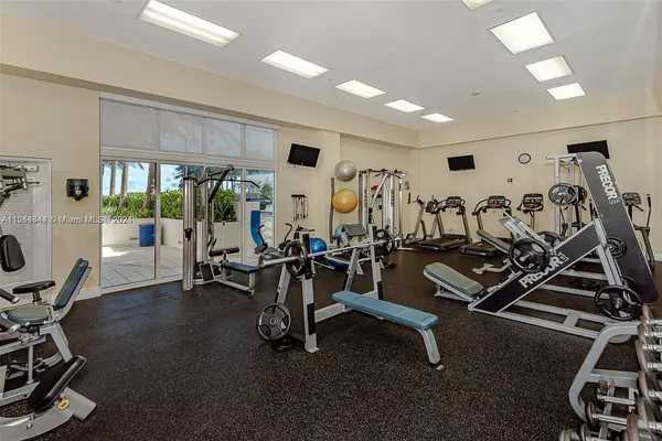 $5,000 | 6917 Collins Avenue, Unit 809, Miami Beach, FL 33141
