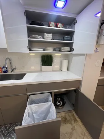 $5,000 | 6917 Collins Avenue, Unit 809, Miami Beach, FL 33141