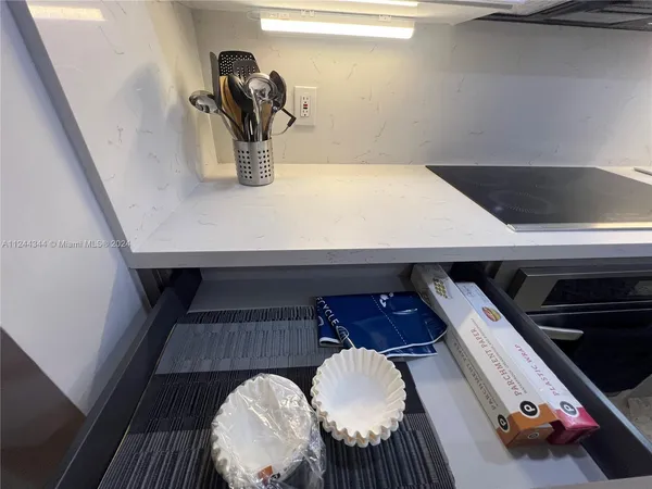 $5,000 | 6917 Collins Avenue, Unit 809, Miami Beach, FL 33141