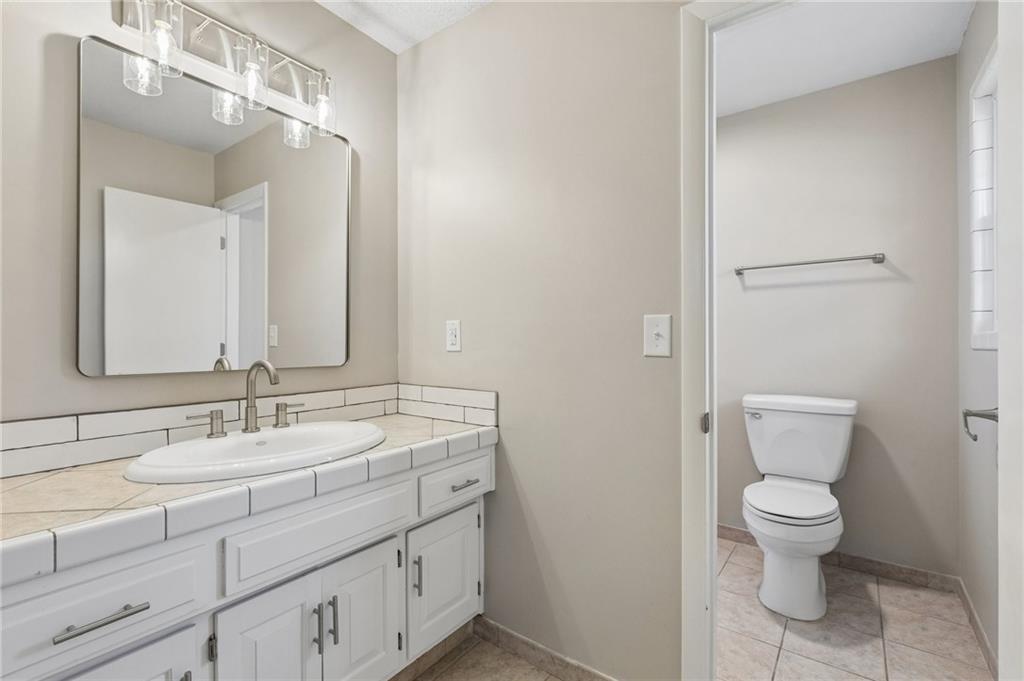 7539 Westridge Road Raytown, MO 64138 - Photo 14 of 32