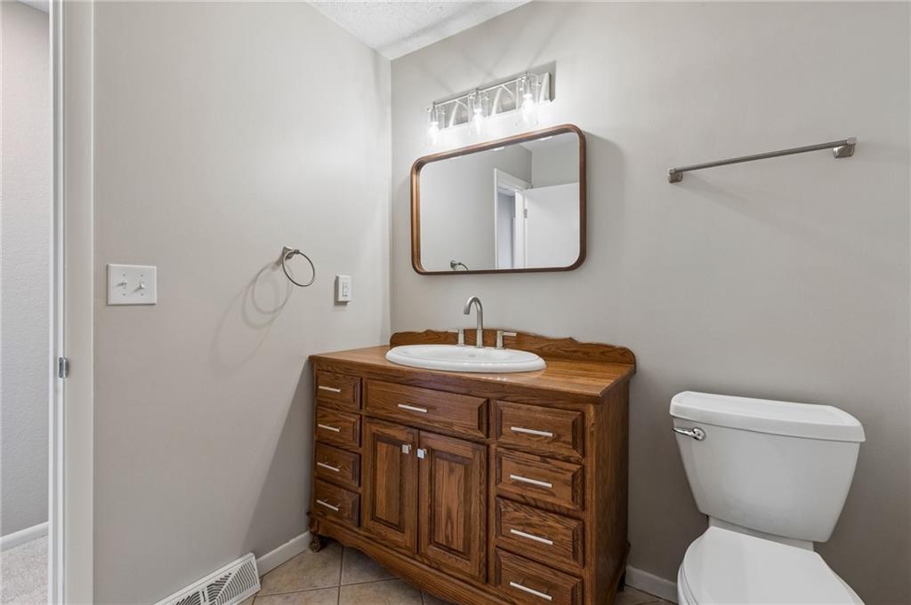 7539 Westridge Road Raytown, MO 64138 - Photo 20 of 32