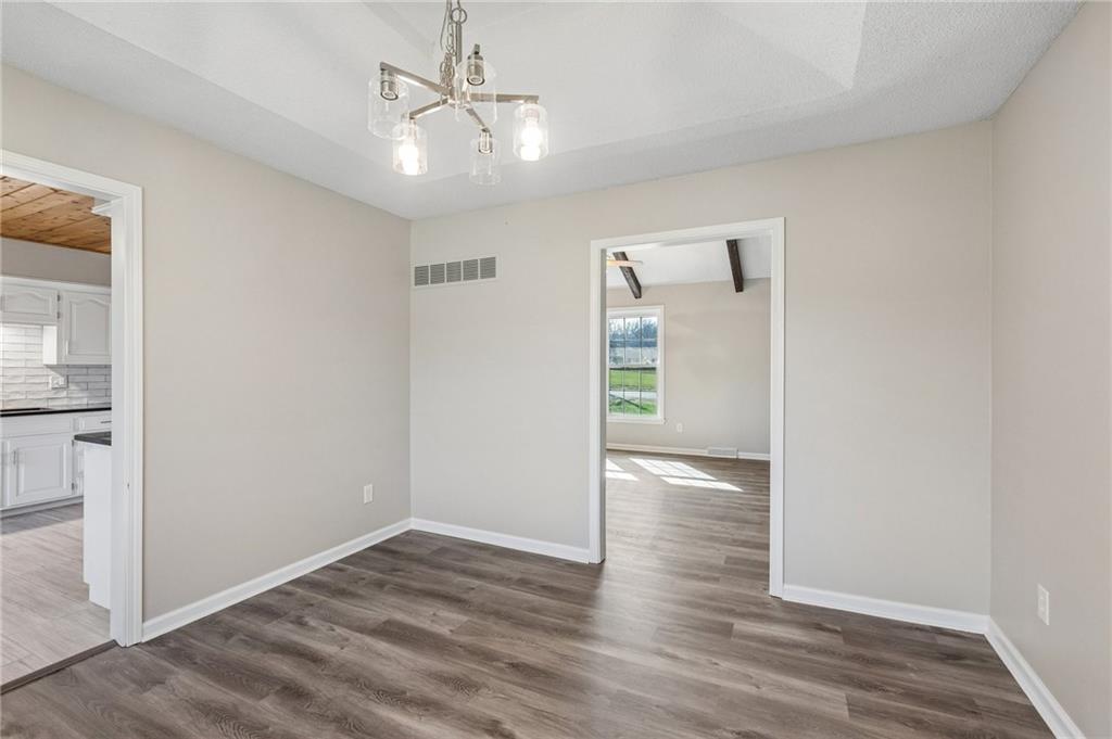 7539 Westridge Road Raytown, MO 64138 - Photo 7 of 32