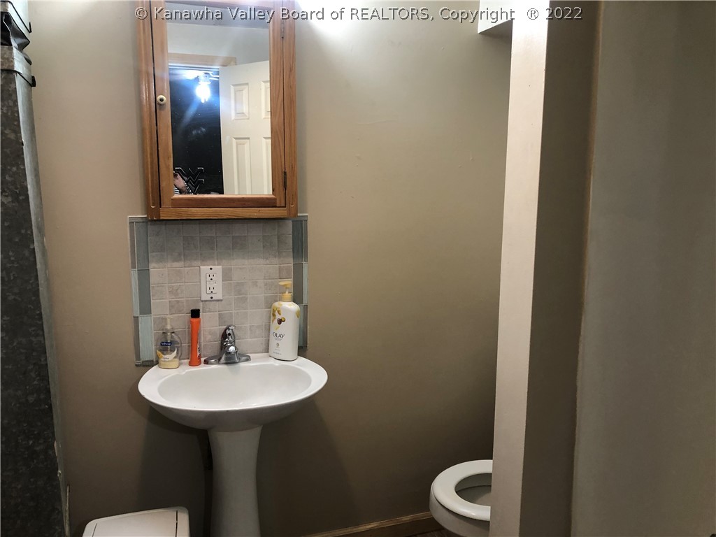 601 Fairview Road Point Pleasant, WV 25550 - Photo 7 of 19 Gallery Image 7