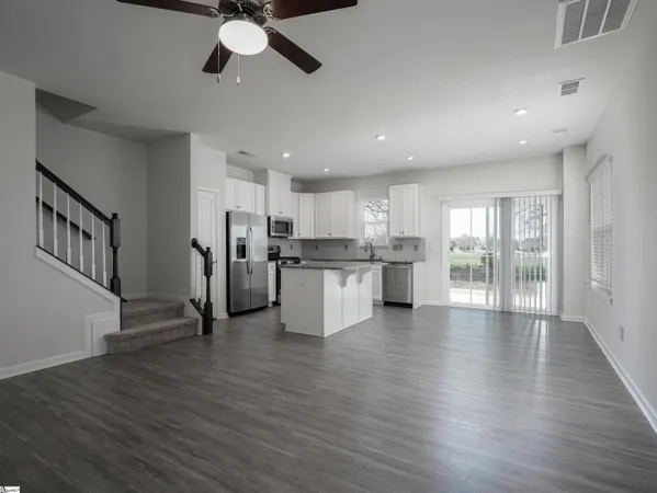 $1,720 | 200 Roudwood Drive, Simpsonville, SC 29680