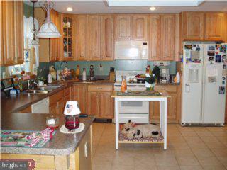 373 Blue Ridge Drive Levittown, PA 19057 - Photo 1 of 6 Gallery Image 1