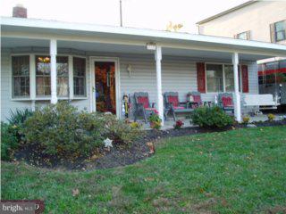 373 Blue Ridge Drive Levittown, PA 19057 - Photo 3 of 6 Gallery Image 3
