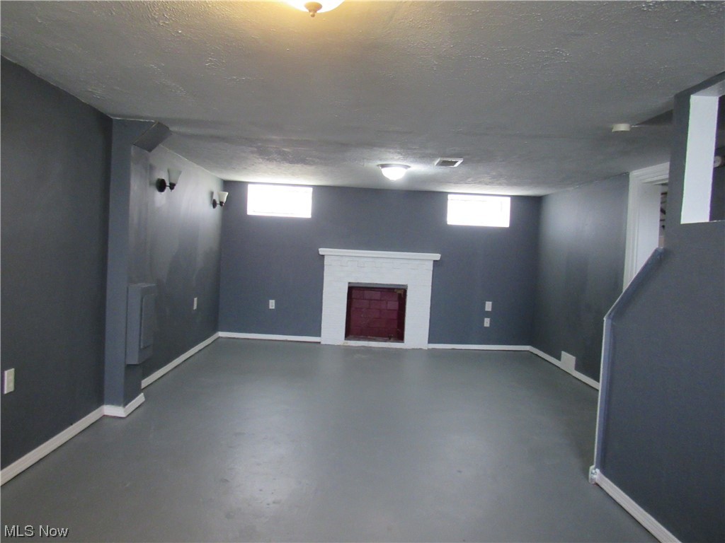 1901 Staunton Road Cleveland, OH 44118 - Photo 6 of 27 Rec Room