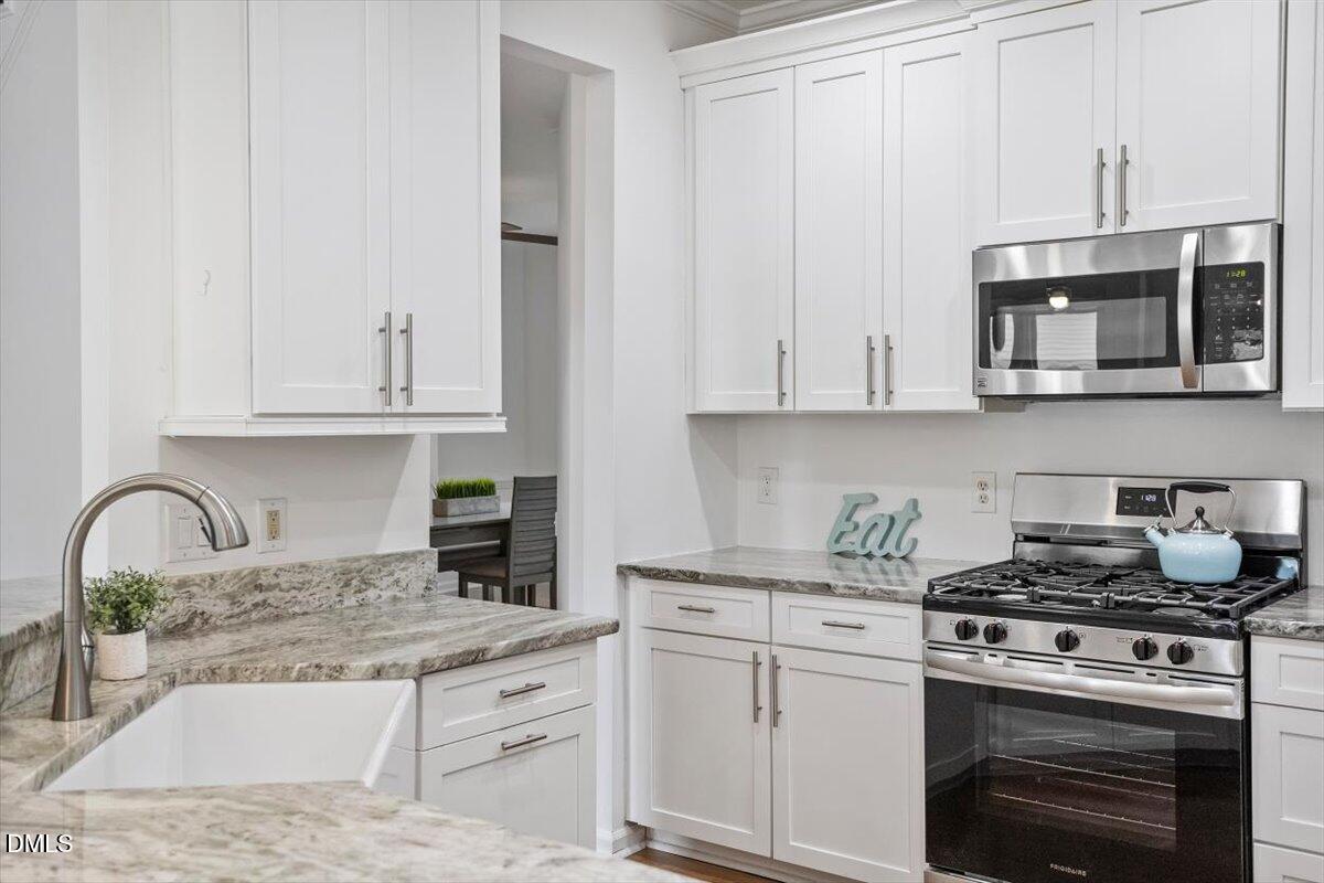 12213 Amoretto Way Raleigh, NC 27613 - Photo 6 of 36 Gallery Image 6