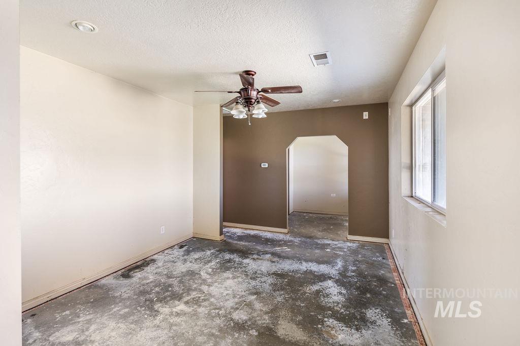 7370 Sagebrush Lane Caldwell, ID 83607 - Photo 15 of 40