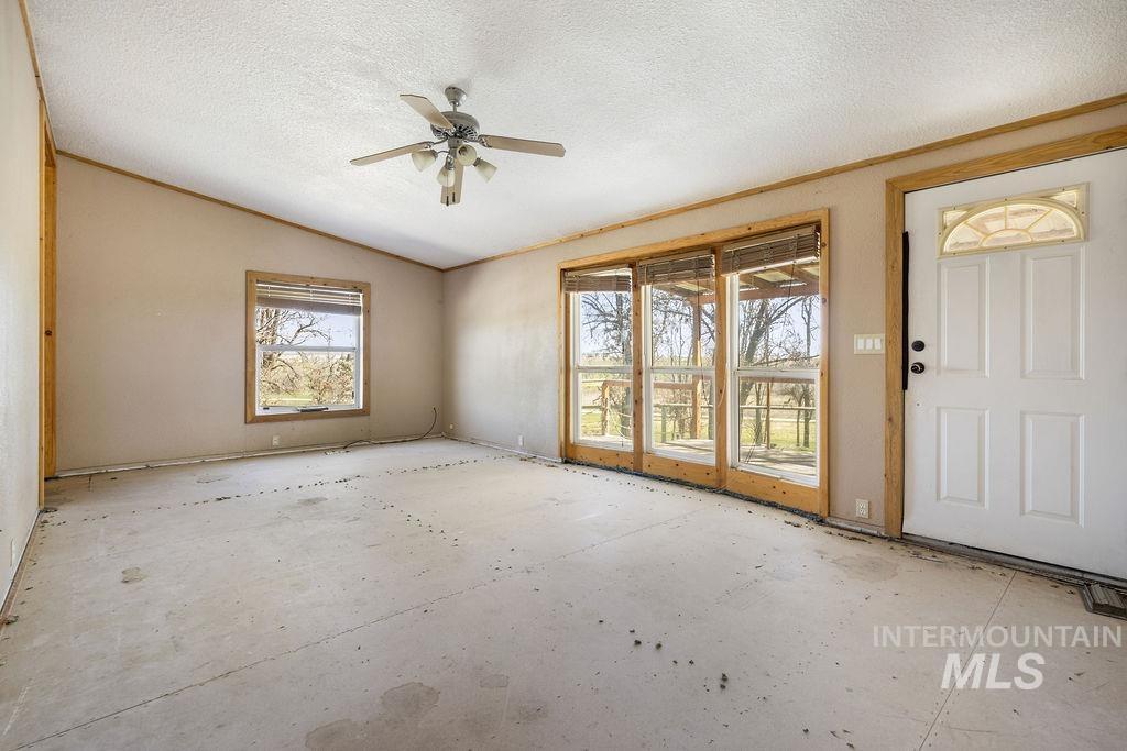 7370 Sagebrush Lane Caldwell, ID 83607 - Photo 6 of 40