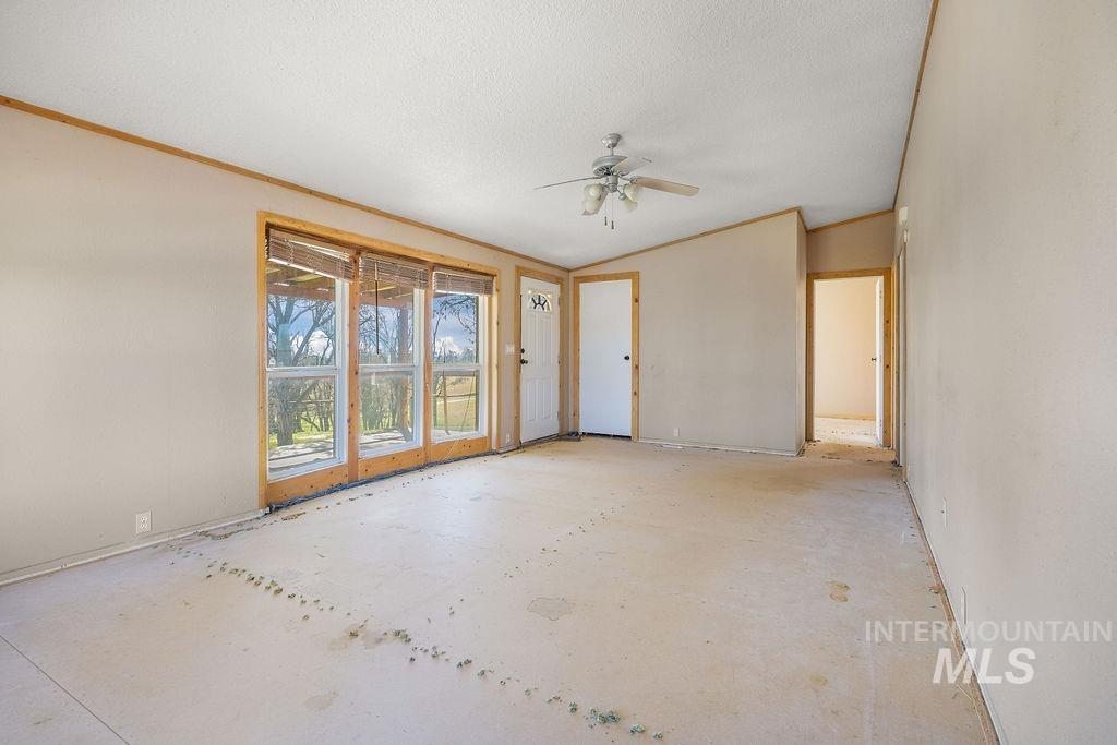 7370 Sagebrush Lane Caldwell, ID 83607 - Photo 8 of 40