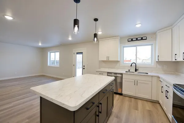 $359,900 | 323 3rd Street, Mapleton, ND 58059