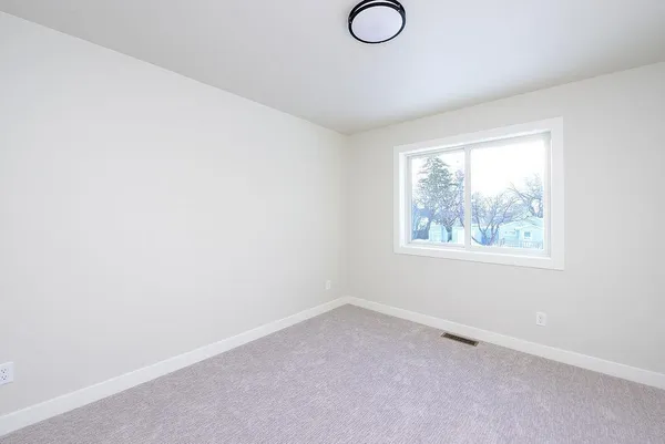 $359,900 | 323 3rd Street, Mapleton, ND 58059