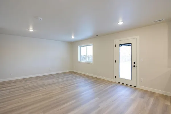 $359,900 | 323 3rd Street, Mapleton, ND 58059