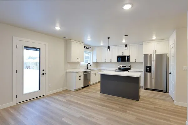 $359,900 | 323 3rd Street, Mapleton, ND 58059