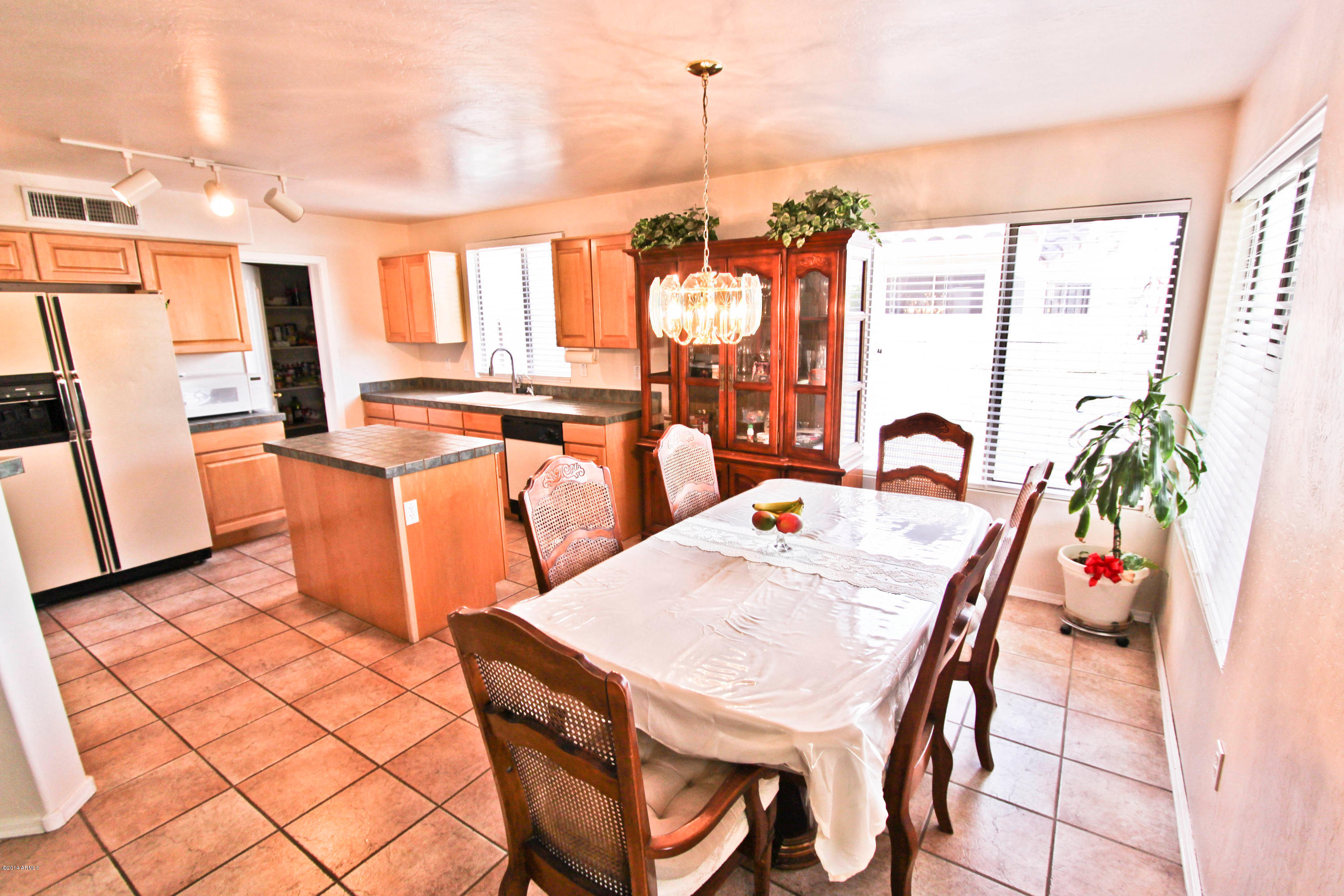 2016 East Appaloosa Road Gilbert, AZ 85296 - Photo 5 of 19 5
