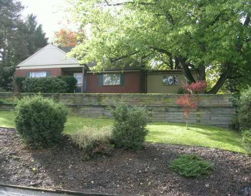 424 Perrymont Road Pittsburgh, PA 15237 - Photo 1 of 8 Exterior Front.