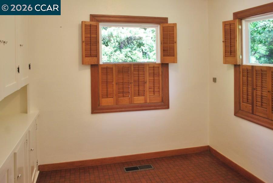 2652 Reliez Valley Road Martinez, CA 94553 - Photo 10 of 34 a view of an empty room with a window