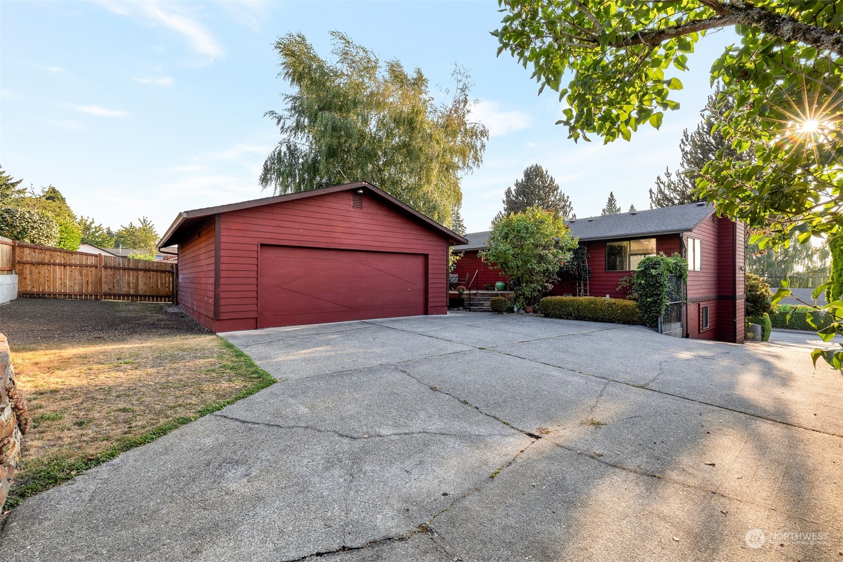 3510 Park Avenue North Renton, WA 98056 - Photo 1 of 30 Gallery Image 1