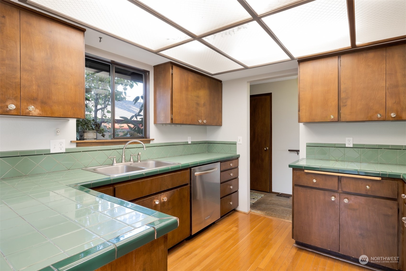 3510 Park Avenue North Renton, WA 98056 - Photo 8 of 30 Gallery Image 8