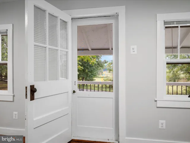 $2,150 | 12060 Axline Road, Lovettsville, VA 20180