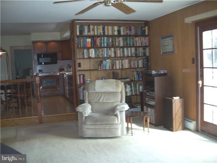 19 Galloway Road Richboro, PA 18954 - Photo 9 of 18 Family Room