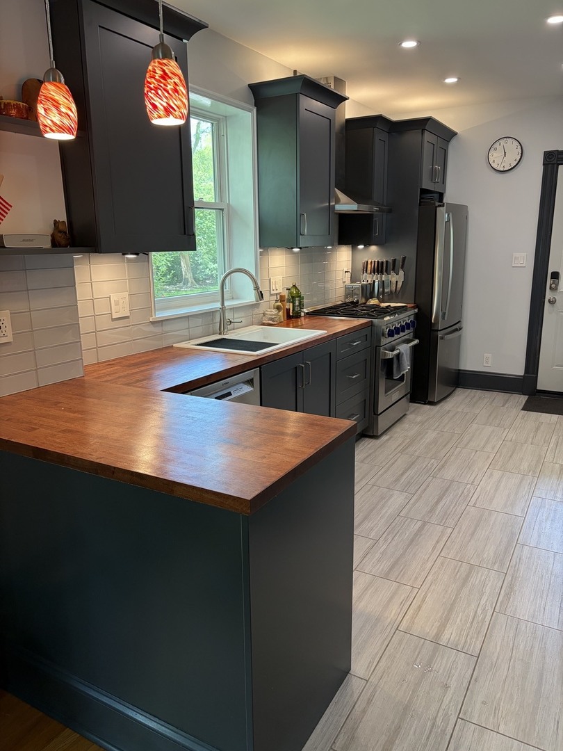 2100 Forestview Road Evanston, IL 60201 - Photo 10 of 29