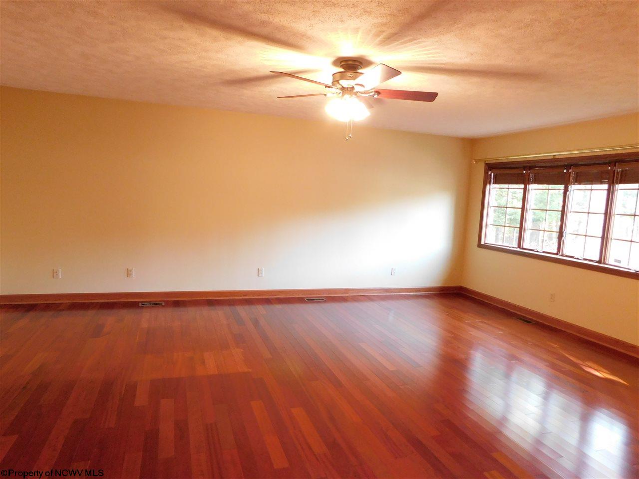 979 Country Club Road Clarksburg, WV 26301 - Photo 11 of 28 Gallery Image 11