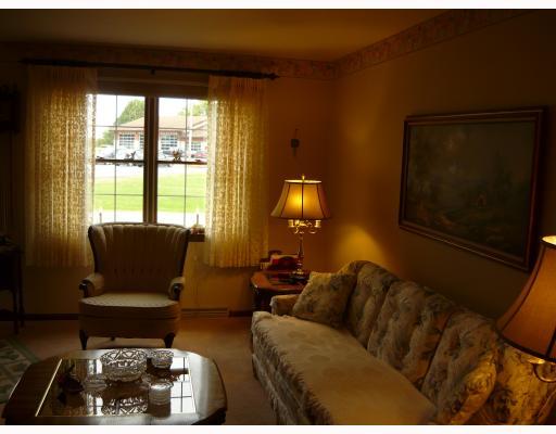 964 Burtner Road Natrona Heights, PA 15065 - Photo 5 of 15 Living Room.
