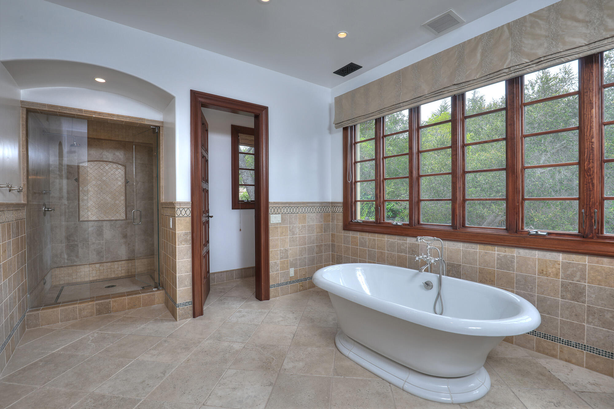 830 Park Lane Montecito, CA 93108 - Photo 30 of 40 a bathroom with a bathtub and a sink