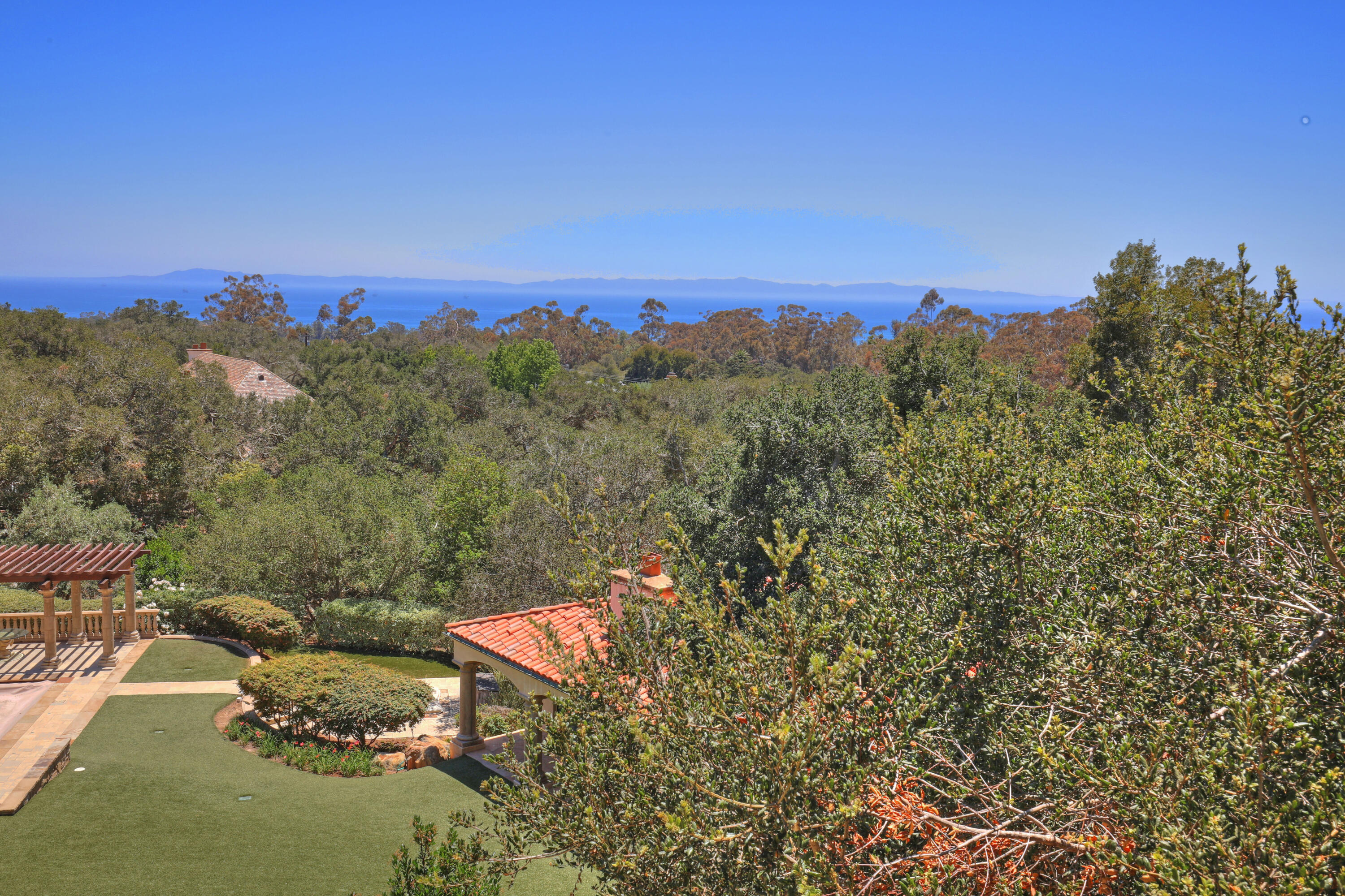830 Park Lane Montecito, CA 93108 - Photo 3 of 40 a view of a city